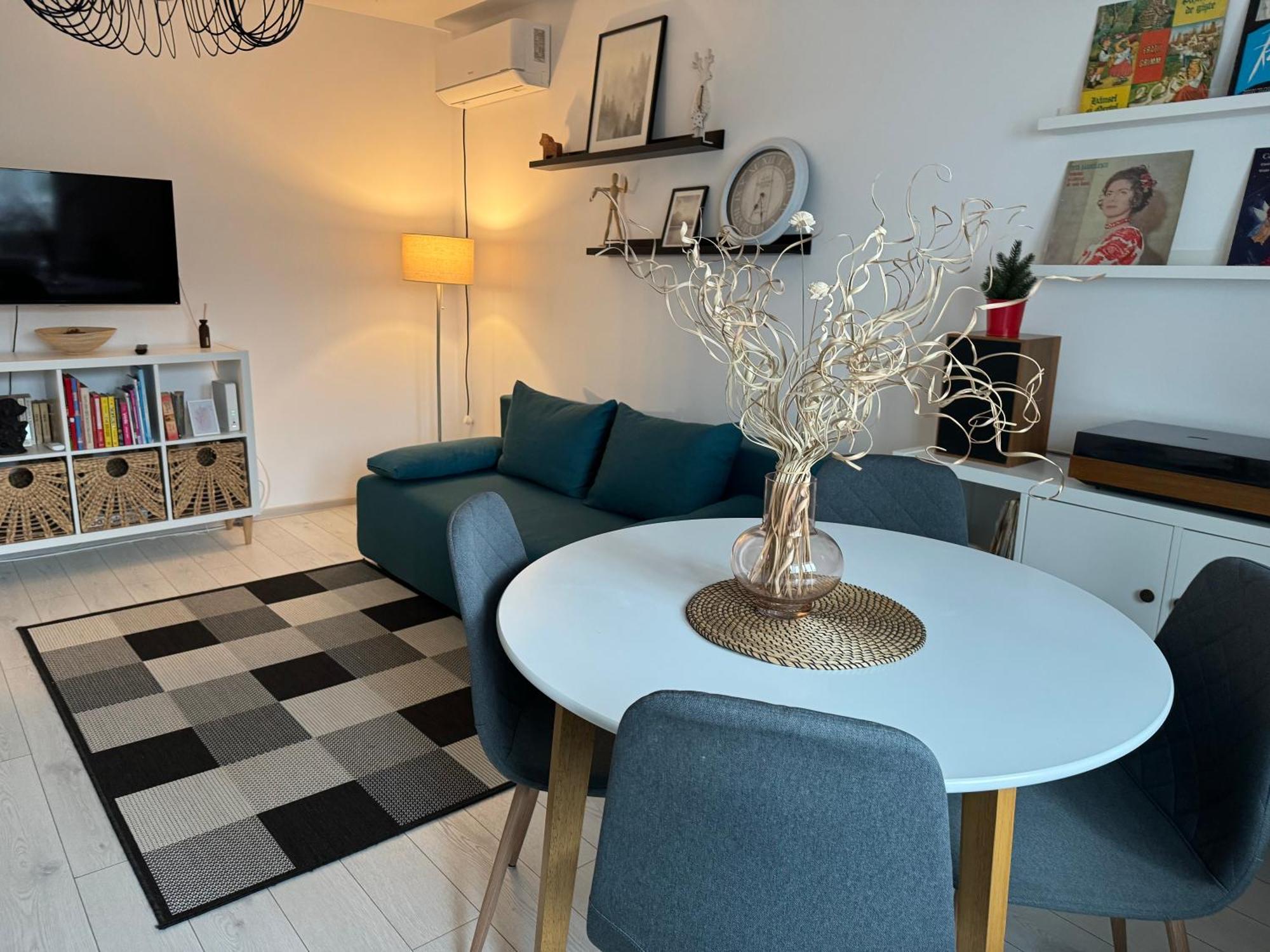 Evan Cozy Flat With Balcony & Parking, 13 September Бухарест Экстерьер фото